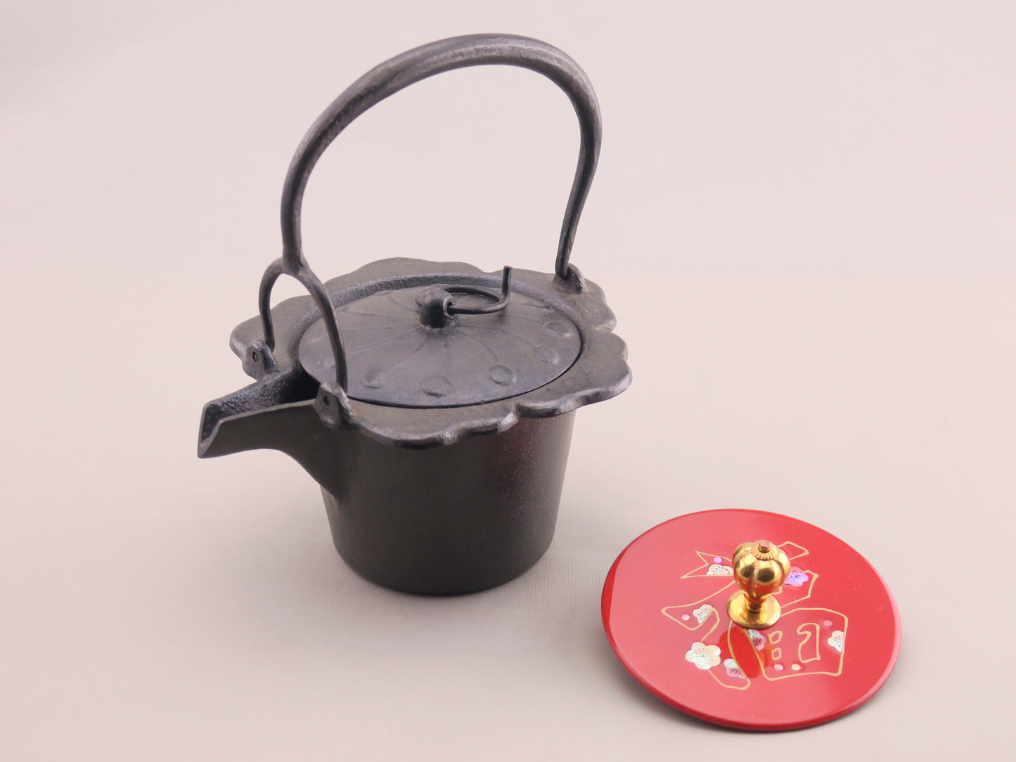 燗鍋　梅　赤漆 梅福