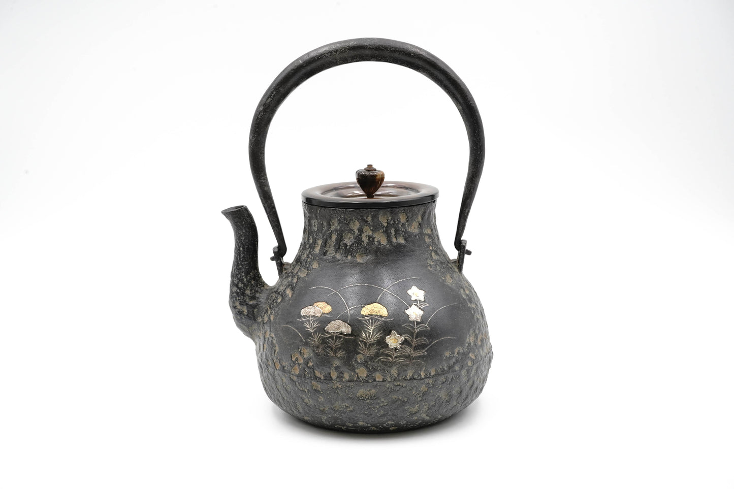 Ryubundo copy Tsurukubi autumn grass gold and silver inlaid iron kettle（Top quality)