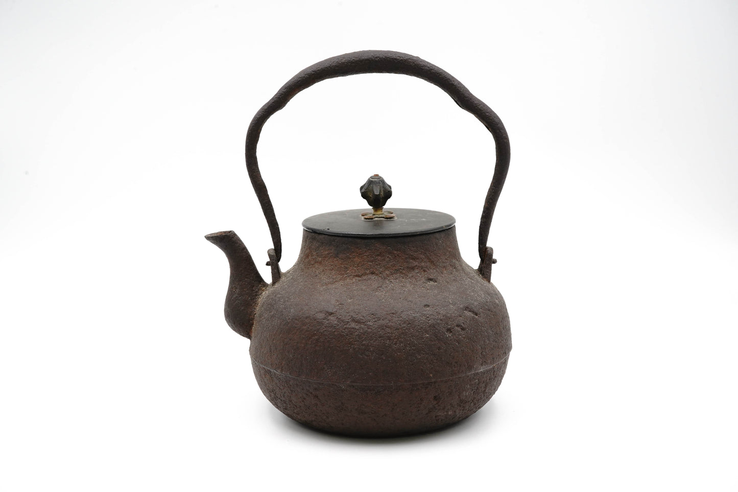 "Takichi Kanamori Crane-shaped iron kettle"