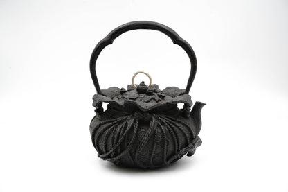 "Ookuni copy Treasure bag-shaped iron kettle"