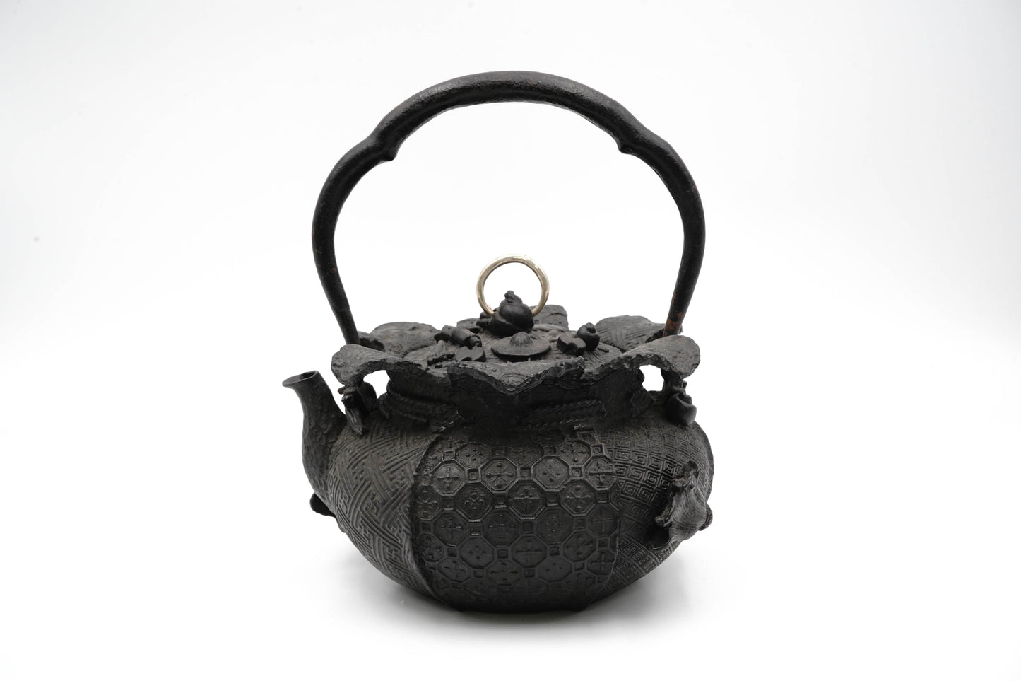 "Ookuni copy Treasure bag-shaped iron kettle"