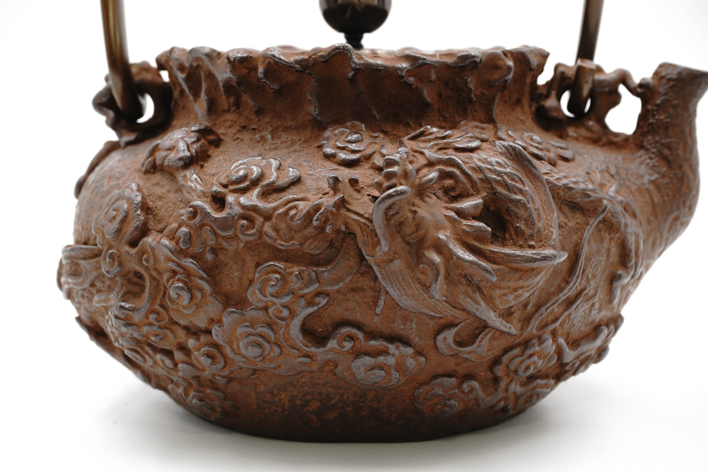 Kibundo copy Treasure bag shaped iron kettle with cloud dragon pattern