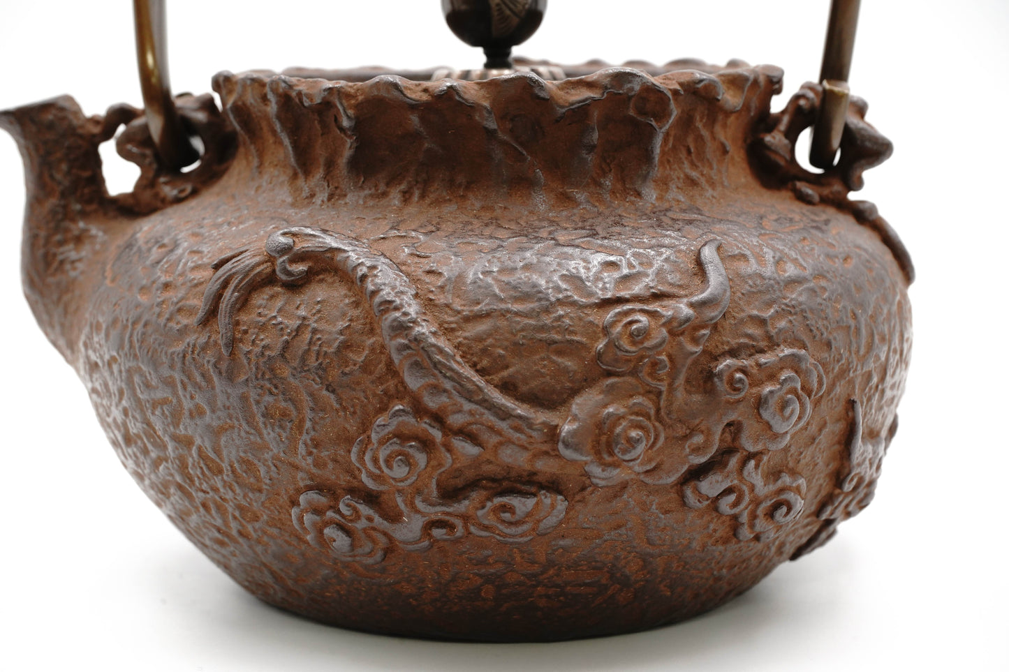 Kibundo copy Treasure bag shaped iron kettle with cloud dragon pattern