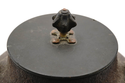 "Takichi Kanamori Crane-shaped iron kettle"