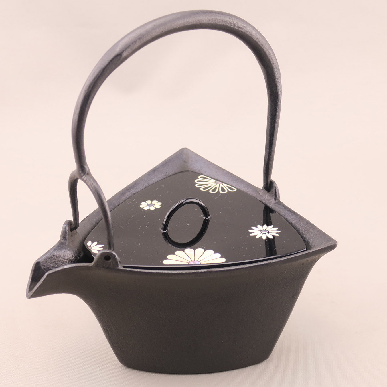 燗鍋　三角　黒漆 菊