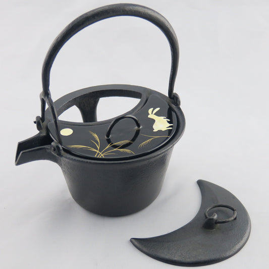燗鍋　三日月　黒漆　ススキに兎
