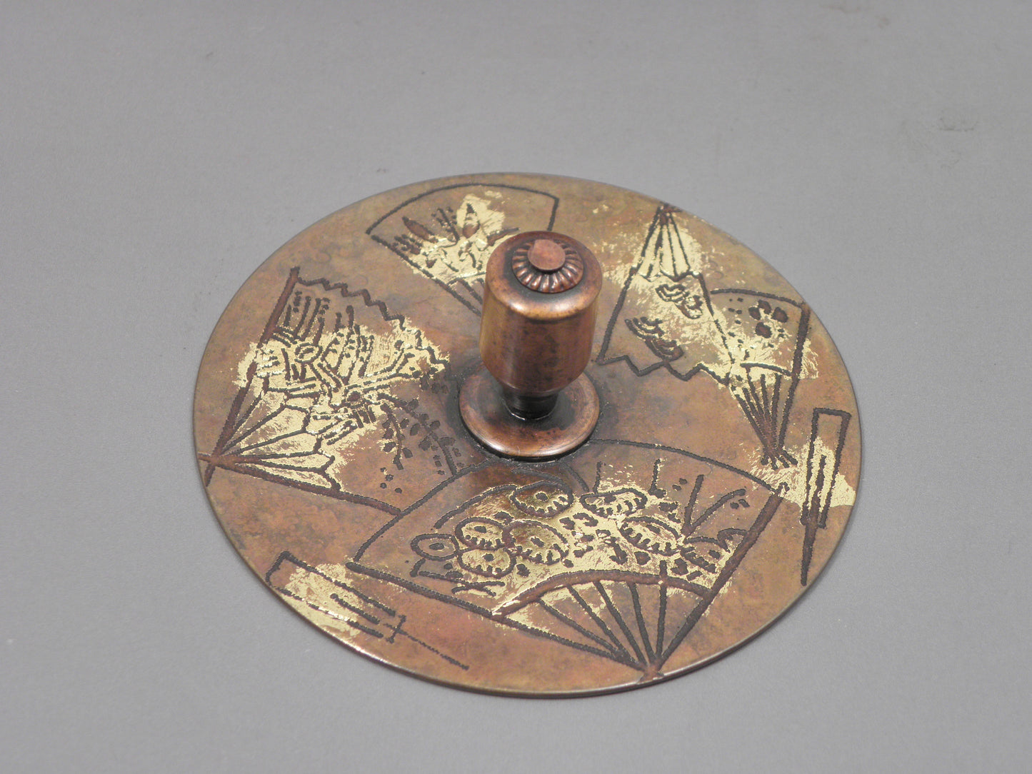 小鉄瓶　四方 D-1扇面 弦 黒兎(赤兎)