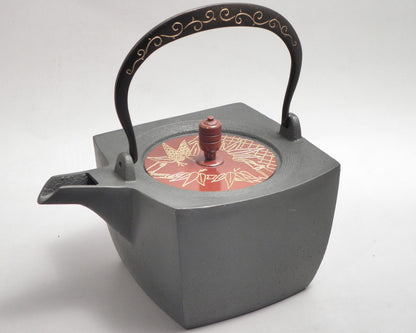 小鉄瓶　四方 D-2竹 弦 黒唐草（赤唐草）