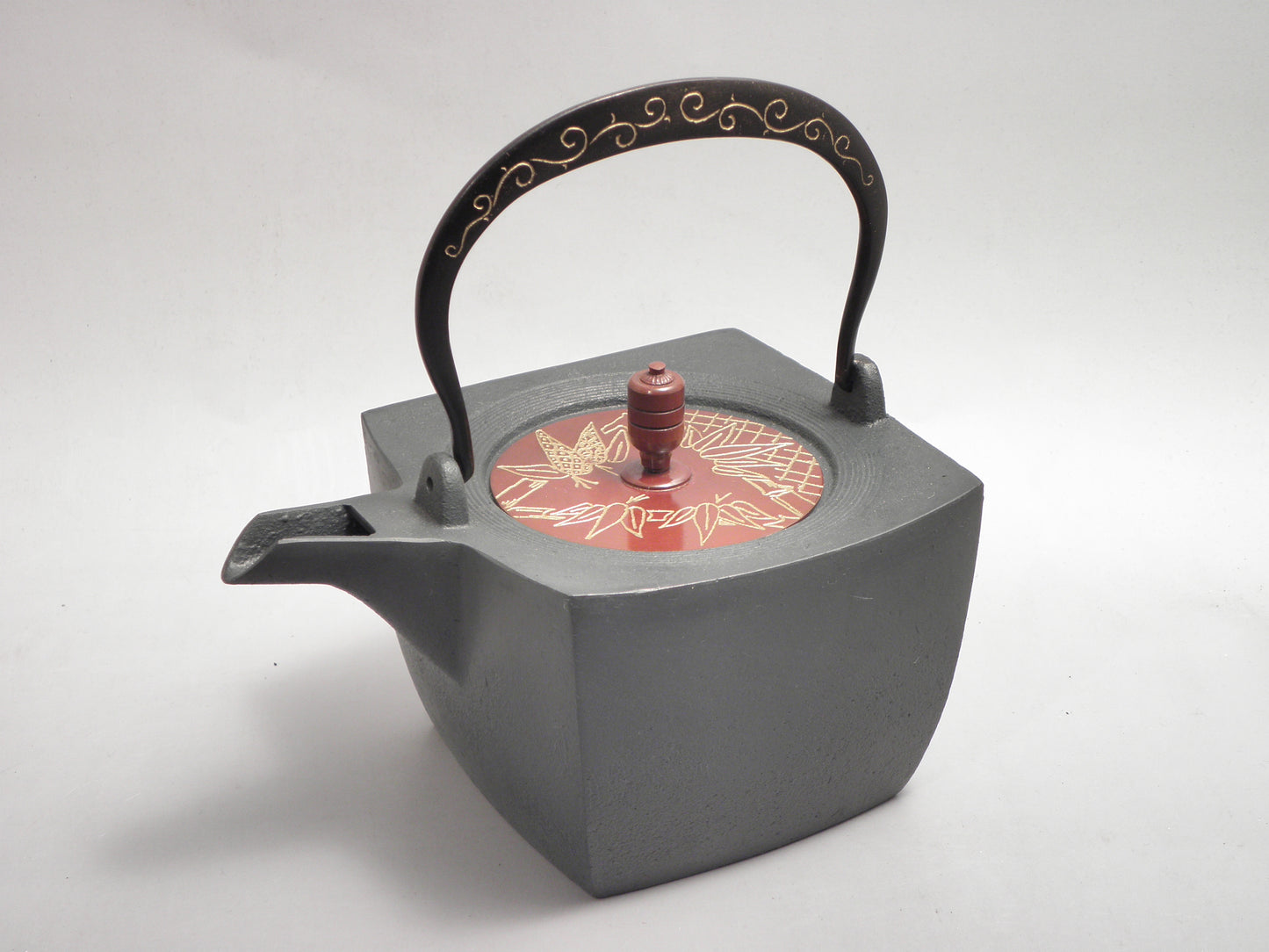 小鉄瓶　四方 D-2竹 弦 黒唐草（赤唐草）