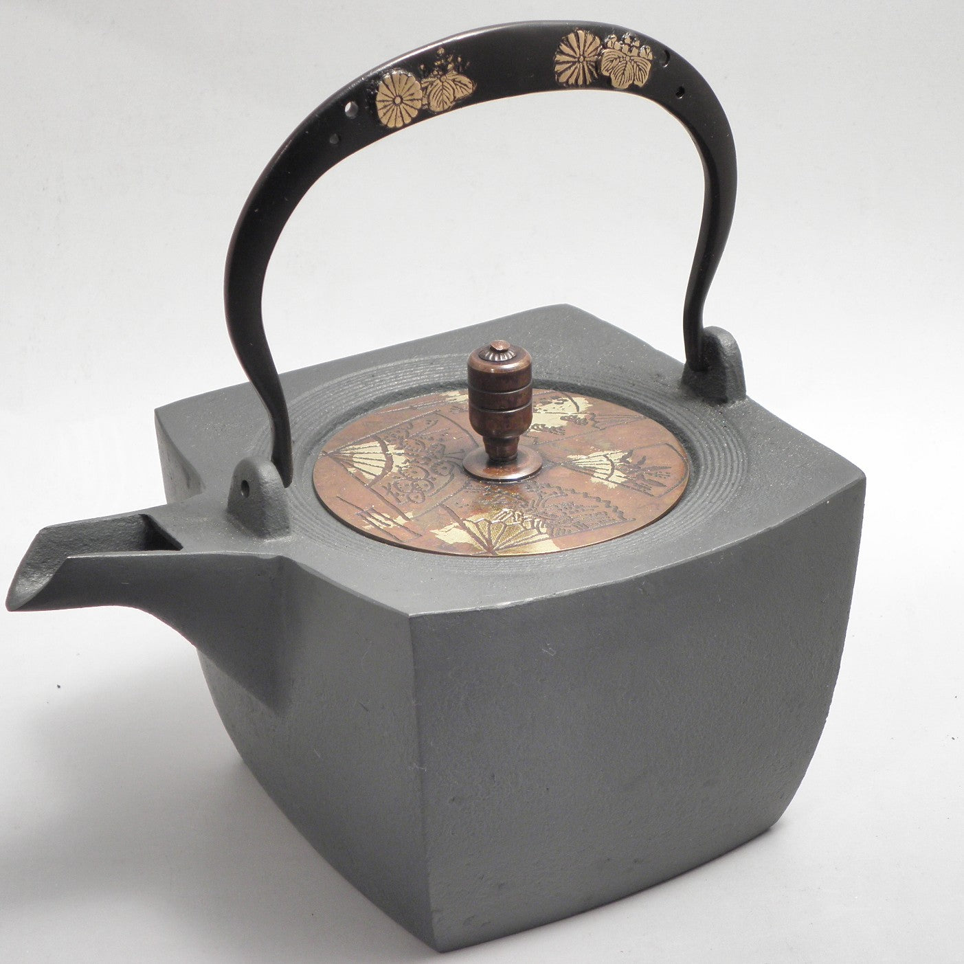 小鉄瓶 四方 D-1扇面 弦 黒菊桐 (赤菊桐）