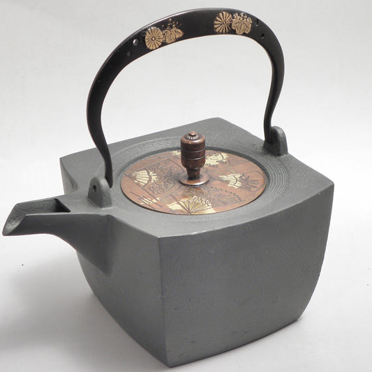 小鉄瓶 四方 D-1扇面 弦 黒菊桐 (赤菊桐）