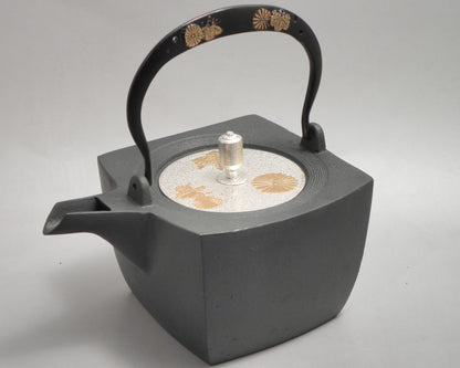 小鉄瓶　四方 D-3菊桐 弦 黒菊桐