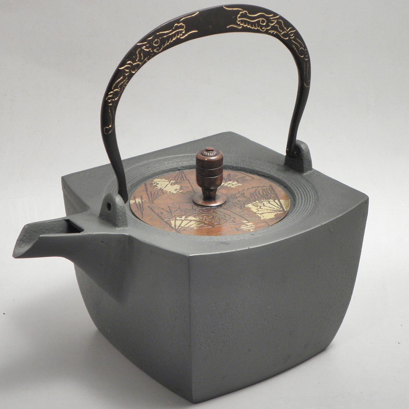 小鉄瓶　四方 D-1扇面 弦 黒龍（赤龍）