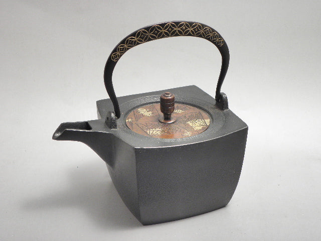 小鉄瓶 四方 D-1扇面 弦 黒七宝 (赤七宝）