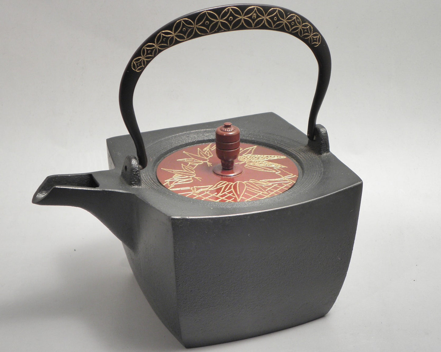 小鉄瓶　四方 D-2竹 弦 黒七宝（赤七宝）