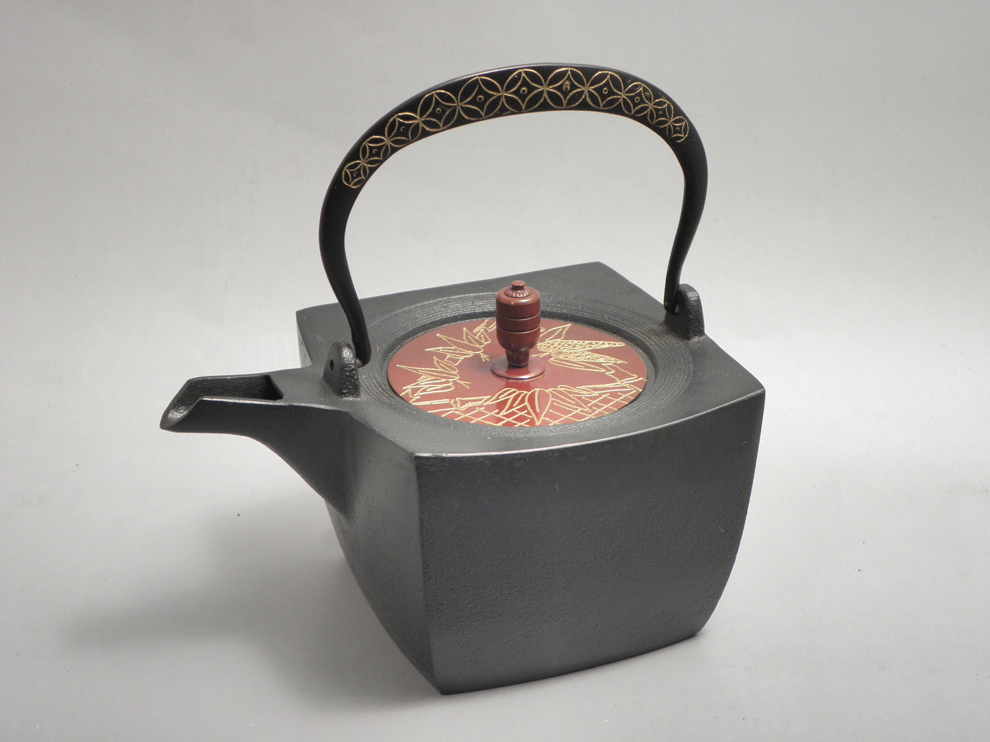 小鉄瓶　四方 D-2竹 弦 黒七宝（赤七宝）