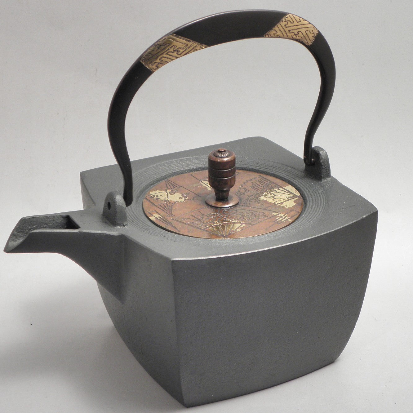 小鉄瓶　四方 D-1扇面 弦 黒紗綾（赤紗綾)