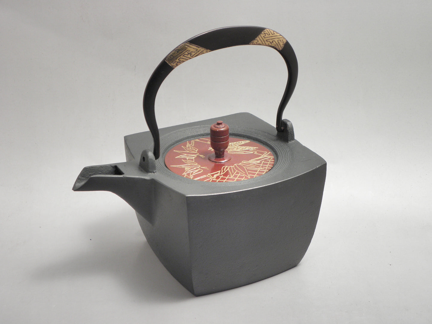 小鉄瓶　四方 D-2竹 弦 黒紗綾（赤紗綾）